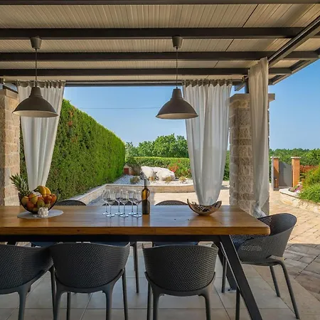 Marchi With 3 Bedrooms And Pool In Vizinada 别墅 Vranje Selo