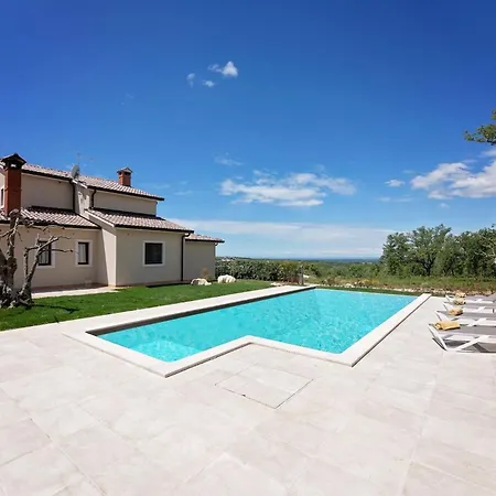Marchi With 3 Bedrooms And Pool In Vizinada 别墅 *