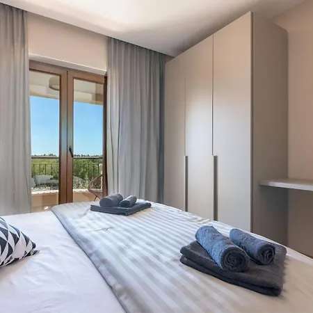 Marchi With 3 Bedrooms And Pool In Vizinada