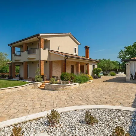 Marchi With 3 Bedrooms And Pool In Vizinada 别墅